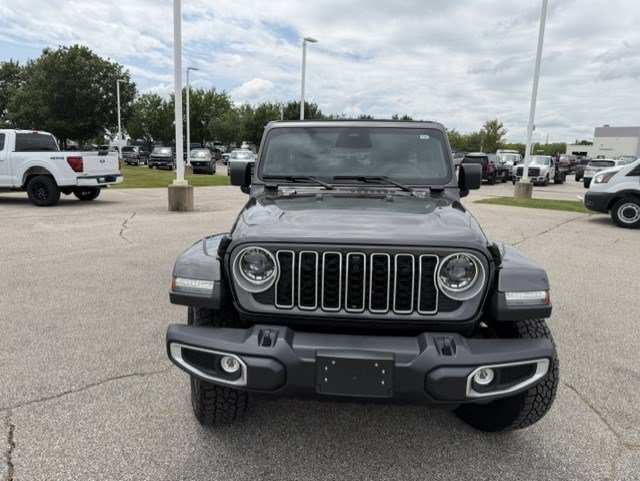 Used 2026 Jeep Wrangler Unlimited Sahara AWD/4WD image 2