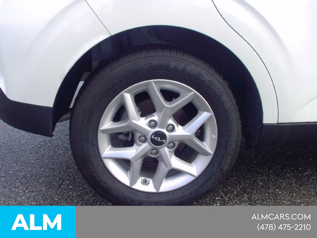 Used 2025 Kia Soul LX w/ LX Technology Package FWD image 15