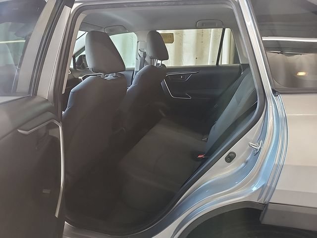 Used 2020 Toyota RAV4 LE FWD image 11
