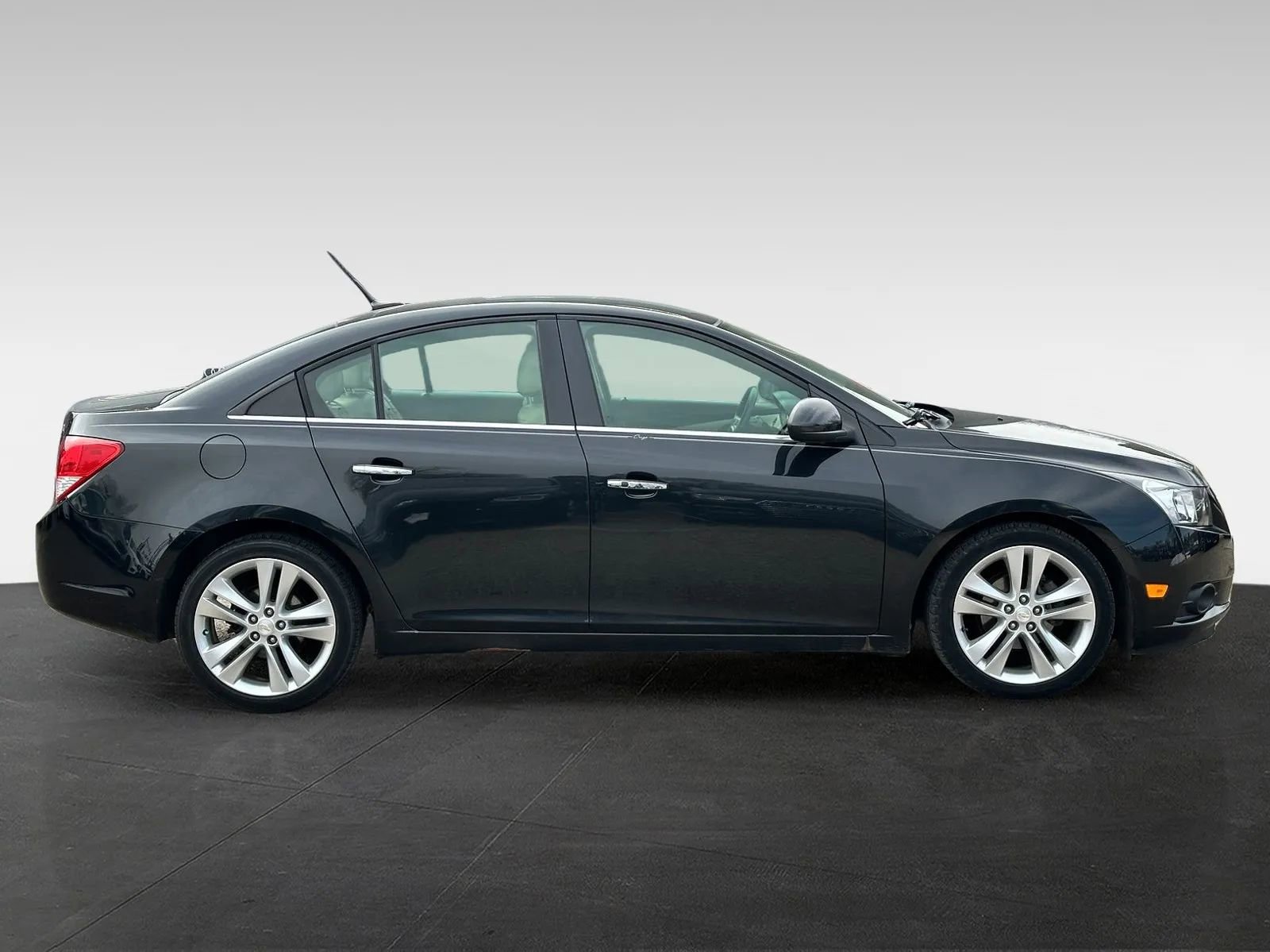 Used 2012 Chevrolet Cruze LTZ image 8