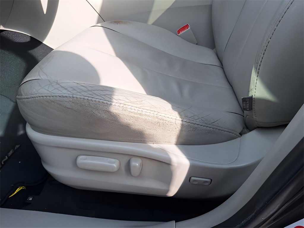 Used 2013 Toyota Venza XLE image 29