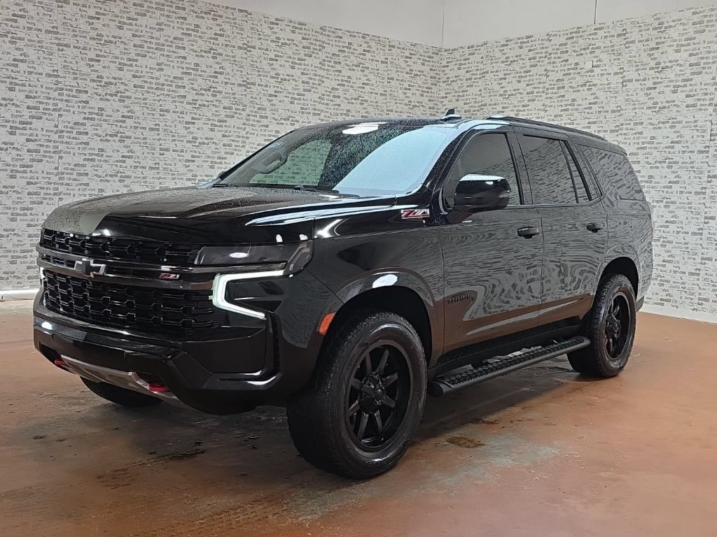 Used 2021 Chevrolet Tahoe Z71 w/ Luxury Package AWD/4WD image 3
