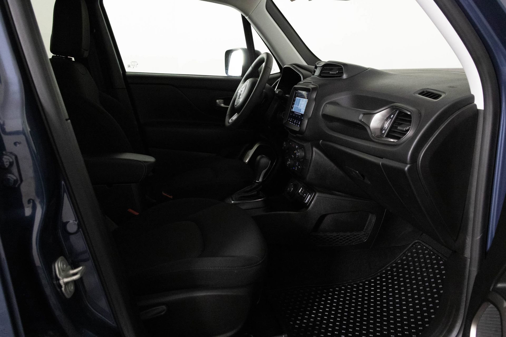 Used 2023 Jeep Renegade Latitude image 38