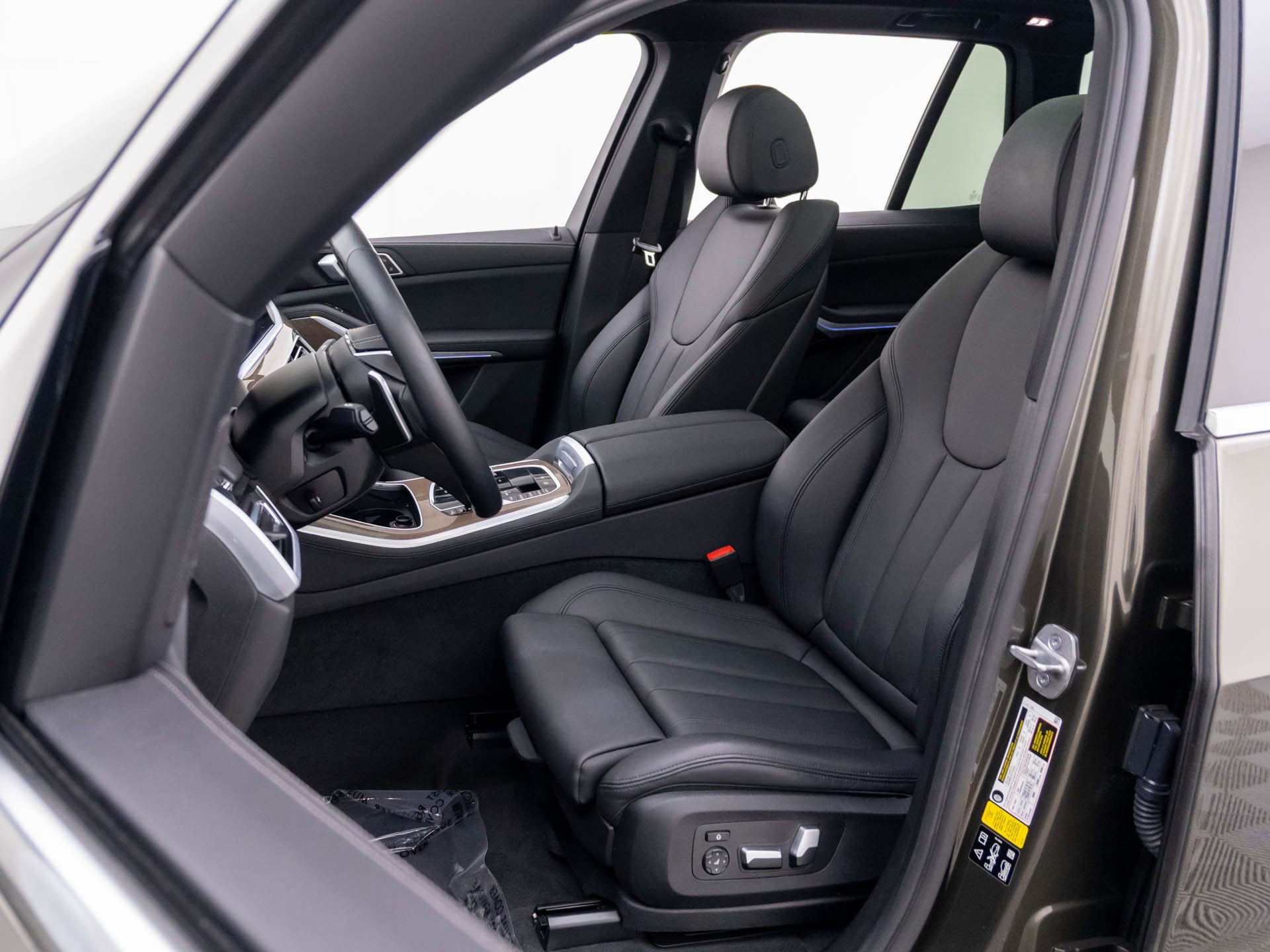 Certified 2021 BMW X5 xDrive40i w/ Convenience Package image 16