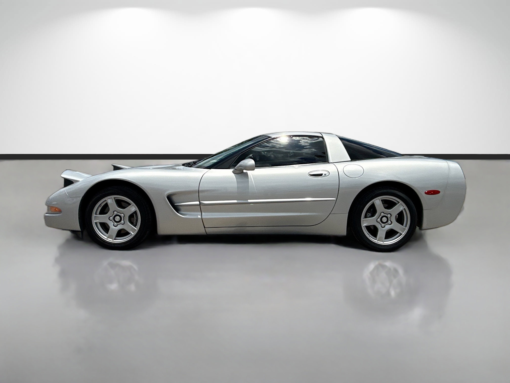 Used 1997 Chevrolet Corvette Coupe RWD image 6