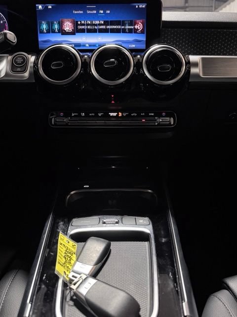 Used 2025 Mercedes-Benz GLB 250 image 15