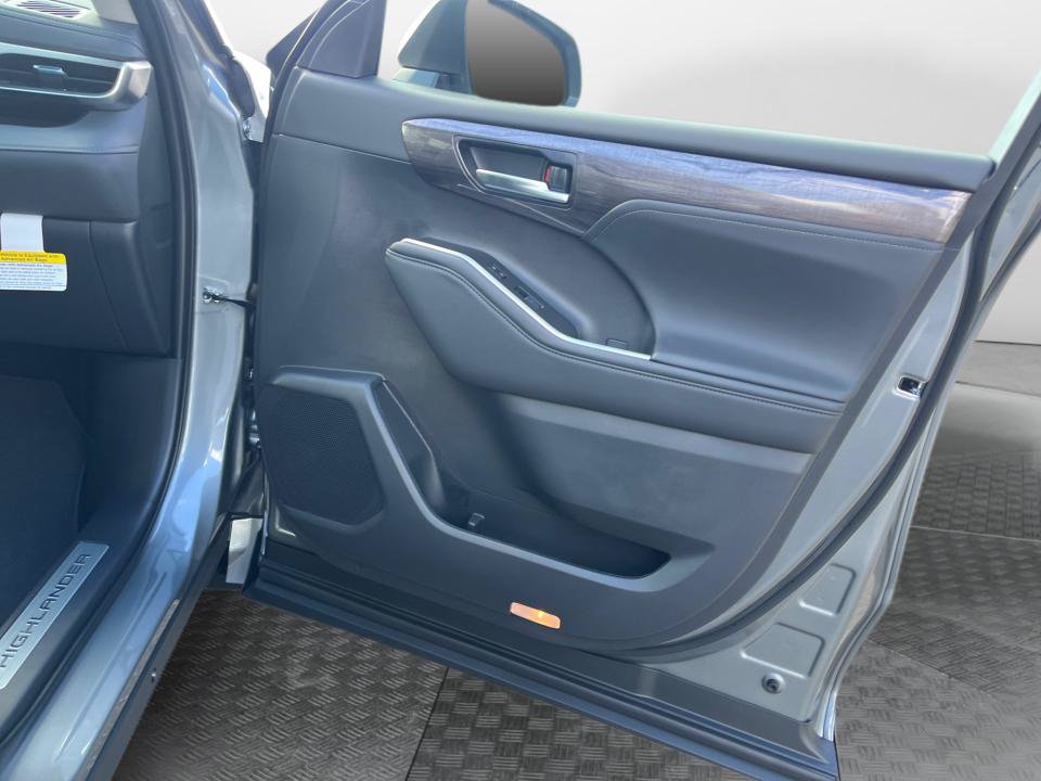 New 2026 Toyota Highlander Limited AWD/4WD image 29