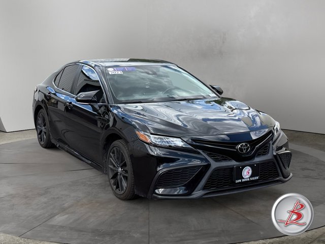 Used 2023 Toyota Camry SE w/ Protection Package (Q2) (TMS) FWD image 1