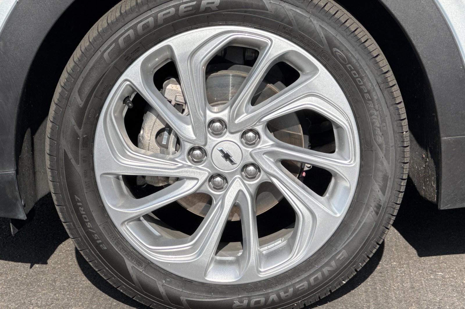 Used 2023 Chevrolet Bolt EUV LT w/ Comfort Package image 40