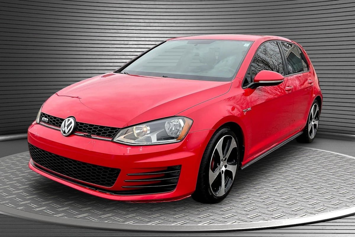 Used 2015 Volkswagen GTI S FWD image 3