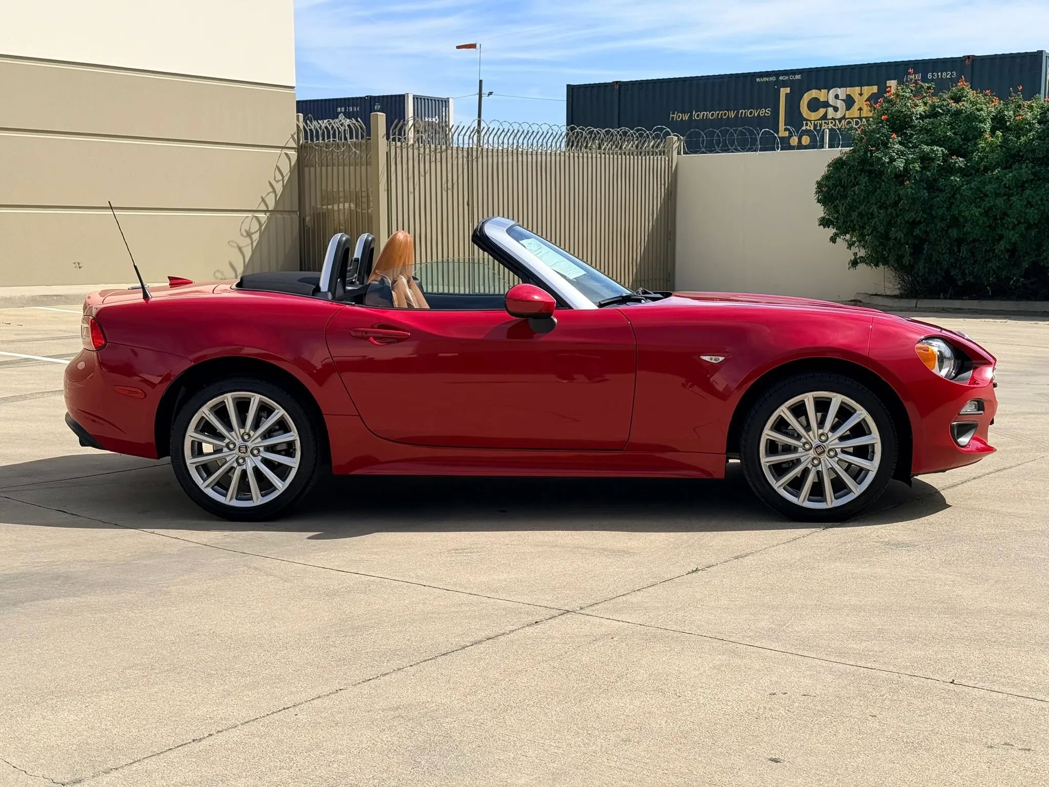 Used 2019 FIAT 124 Spider Lusso w/ Visibility Group image 4