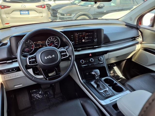 Used 2024 Kia Carnival LX image 9