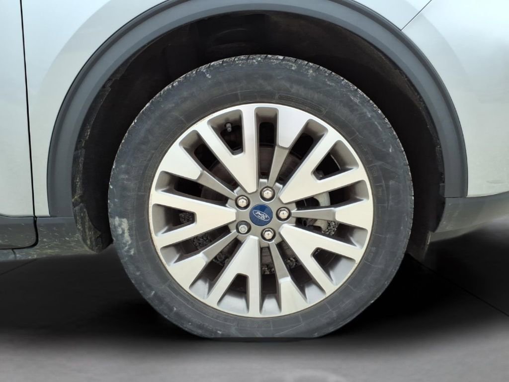 Used 2022 Ford Escape Titanium image 11