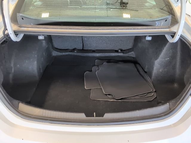 Used 2022 Chevrolet Malibu LT FWD image 29