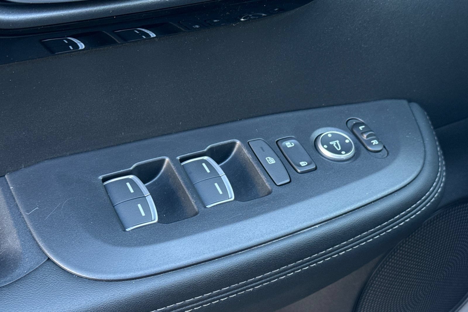 Used 2025 Acura ADX FWD image 12