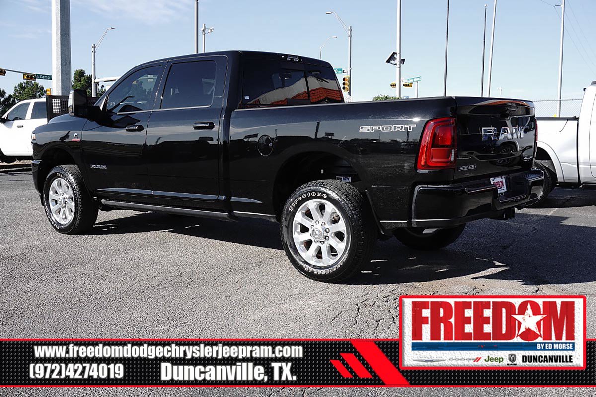Used 2025 RAM 3500 Laramie AWD/4WD image 3