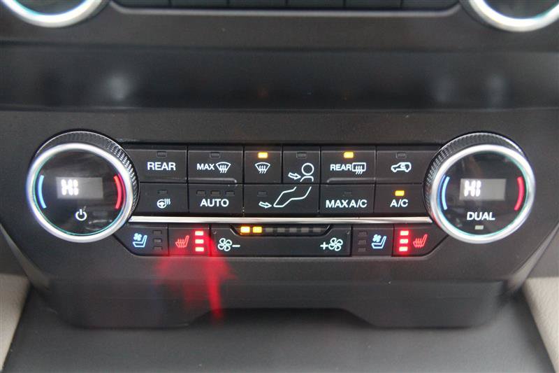Used 2020 Ford Expedition Max XLT w/ Equipment Group 202A AWD/4WD image 37