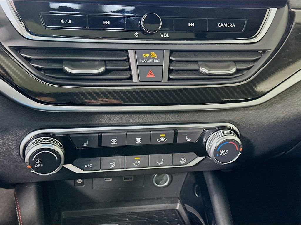 Used 2023 Nissan Altima 2.5 SR w/ SR Premium Package image 16