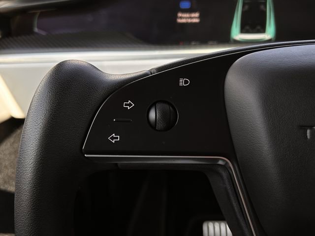 Used 2023 Tesla Model X Plaid image 14