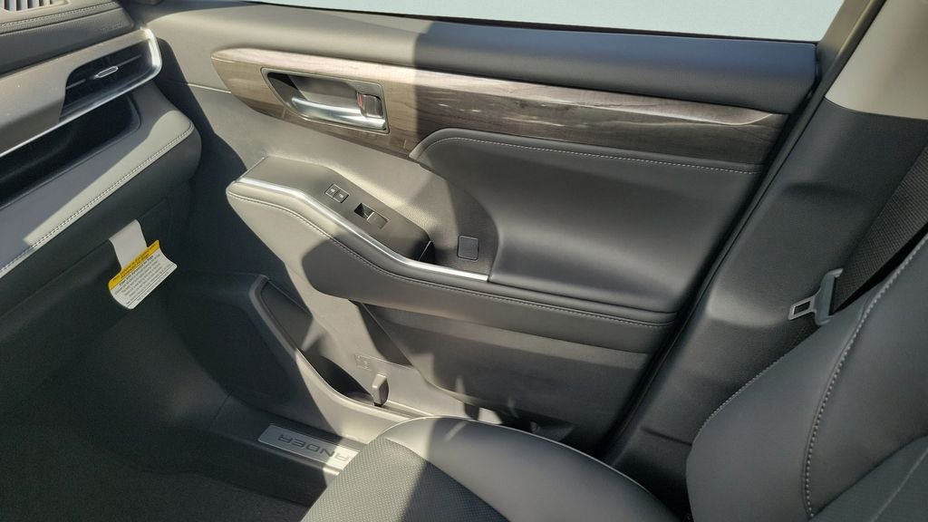 New 2026 Toyota Highlander Limited AWD/4WD image 21