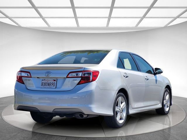 Used 2014 Toyota Camry SE w/ Fleet Convenience Package FWD image 4