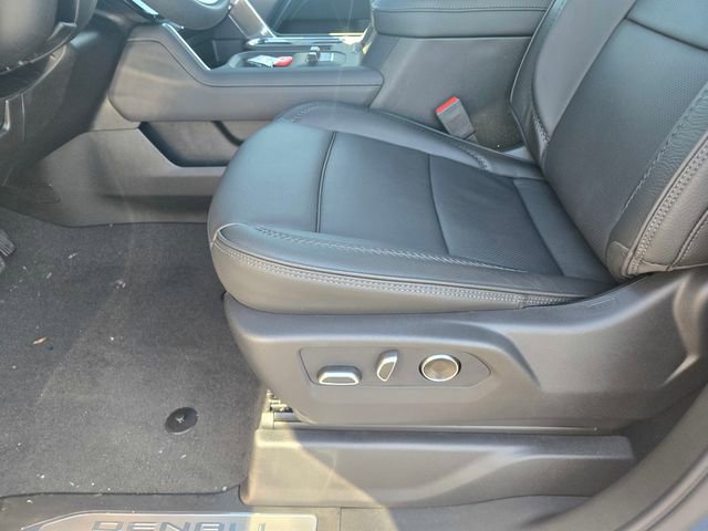 New 2026 GMC Sierra 3500 Denali w/ Denali Reserve Package image 23