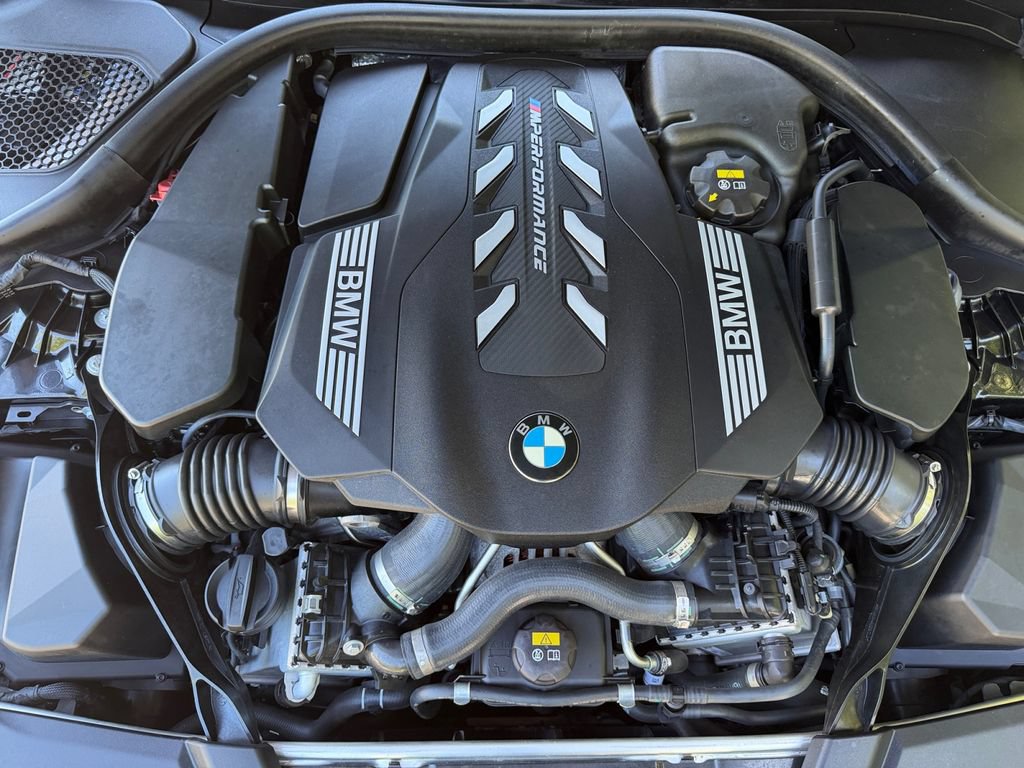 Used 2022 BMW M550i xDrive AWD/4WD image 23
