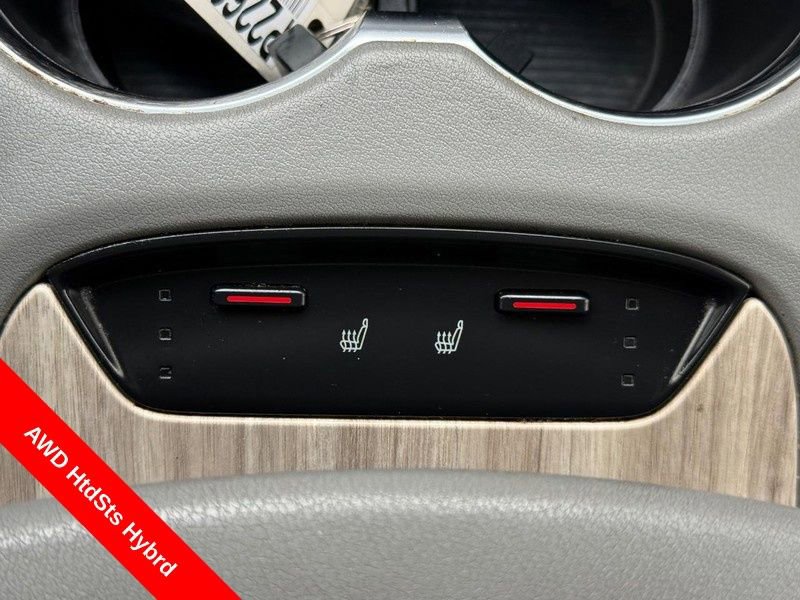 Used 2022 Toyota Venza XLE image 29