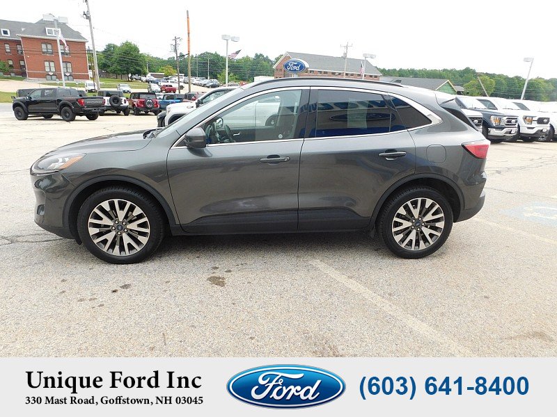 Used 2020 Ford Escape Titanium AWD/4WD image 5