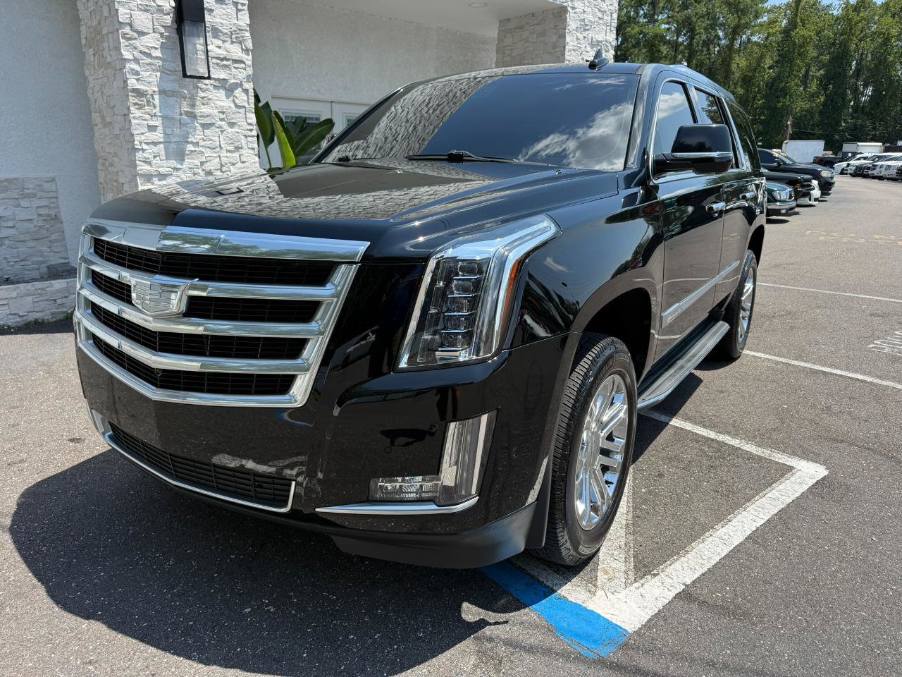 Used 2017 Cadillac Escalade 2WD image 9