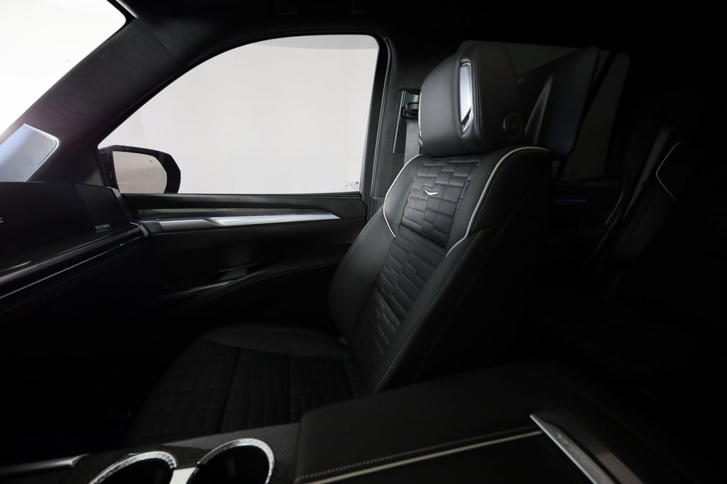 Used 2025 Cadillac Escalade V image 39