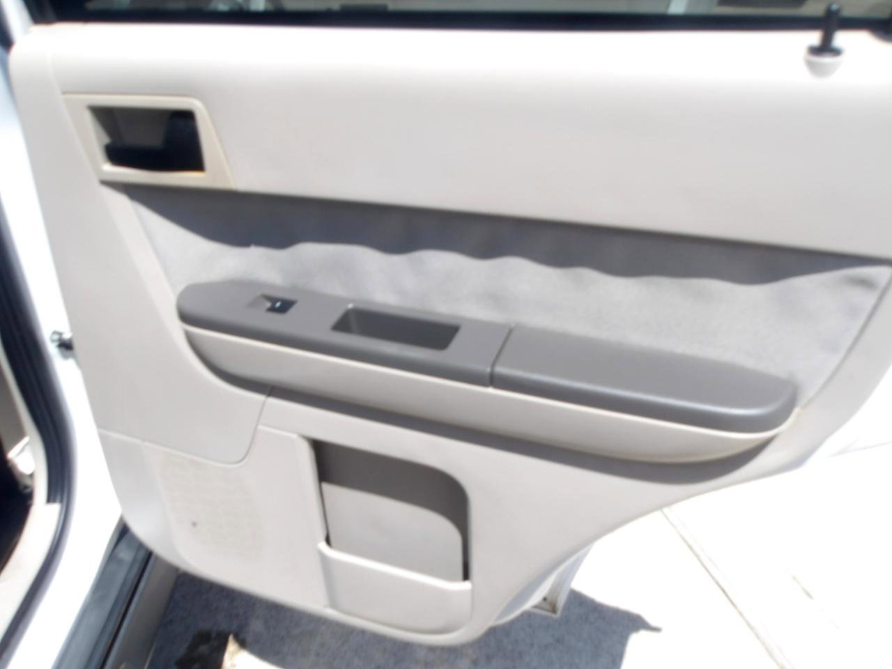 Used 2010 Ford Escape XLT FWD image 7