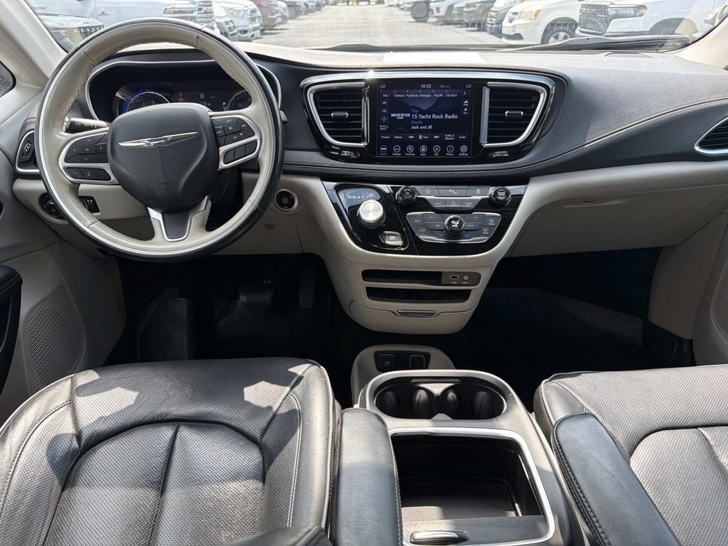 Used 2020 Chrysler Pacifica Limited FWD image 18