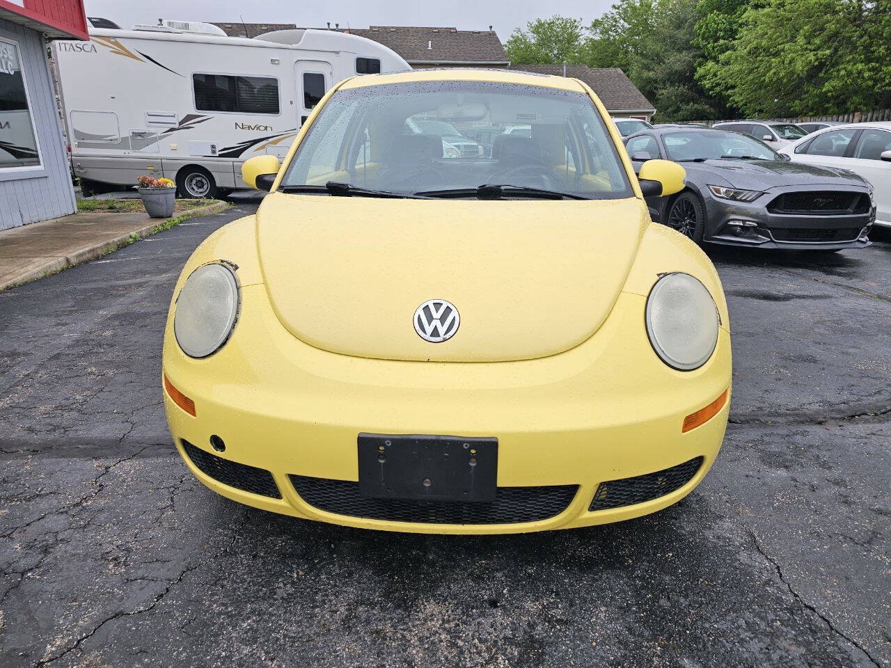 Used 2007 Volkswagen Beetle Coupe w/ Package 1 FWD image 3