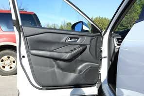 Used 2024 Nissan Rogue SV image 20