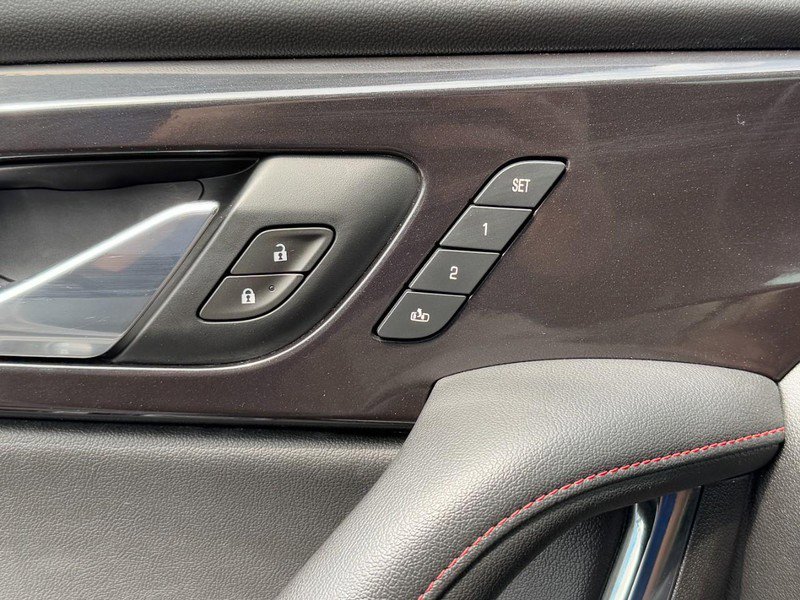 Used 2020 Chevrolet Blazer RS FWD image 17