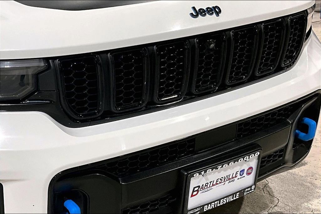 Used 2024 Jeep Grand Cherokee Trailhawk image 27