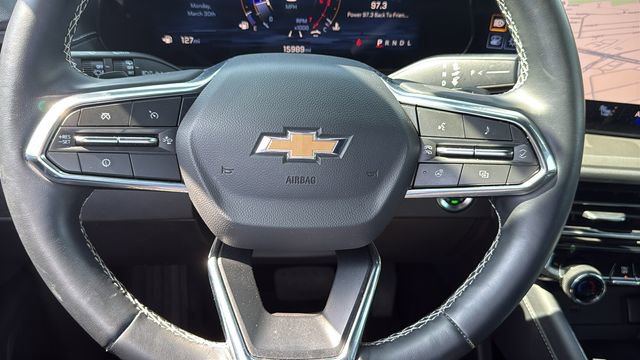 Used 2025 Chevrolet Traverse LT FWD image 14