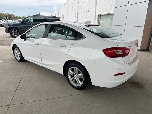 Used 2017 Chevrolet Cruze LT w/ Convenience Package FWD image 9
