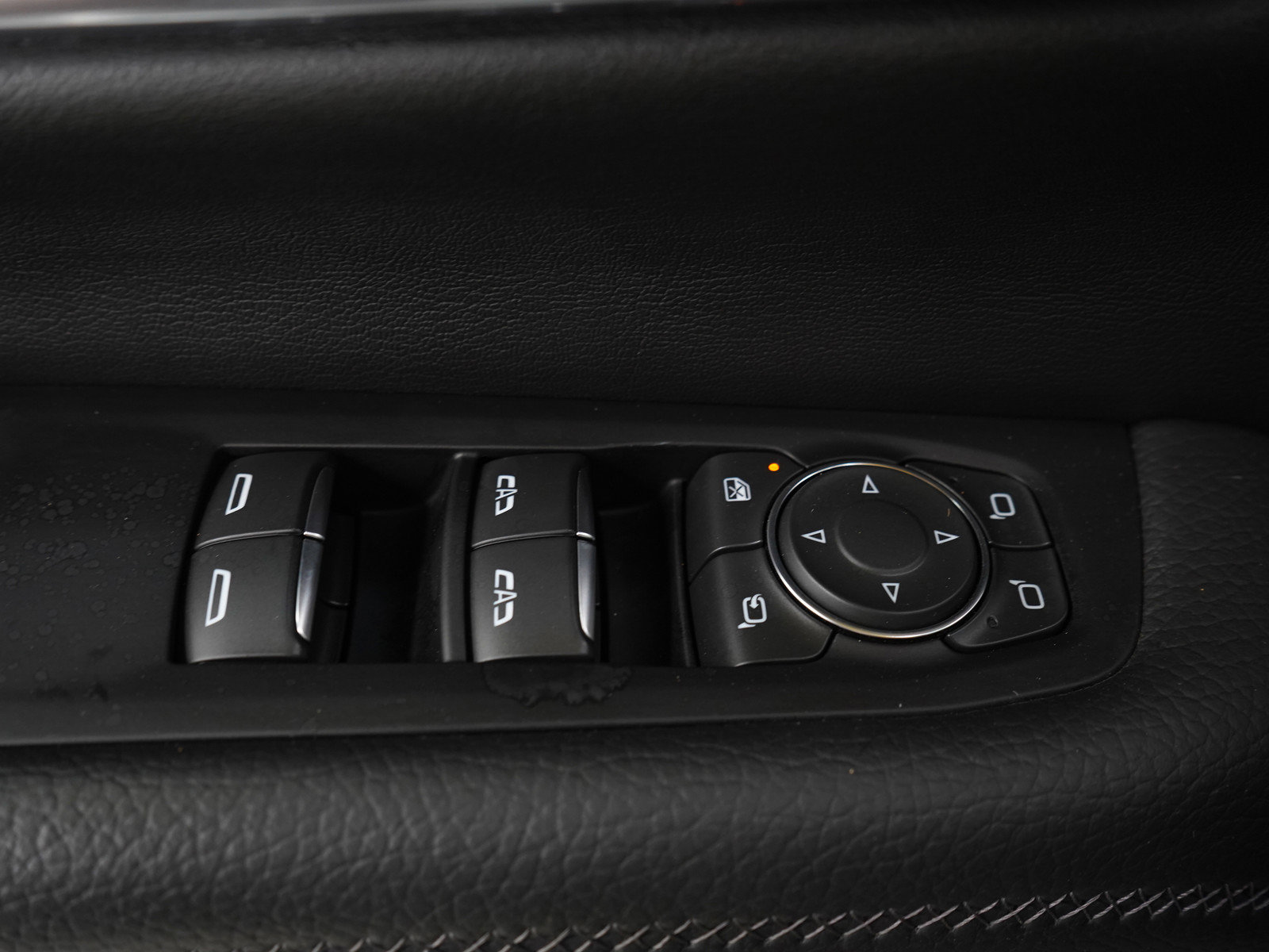 Used 2025 GMC Yukon Denali AWD/4WD image 21