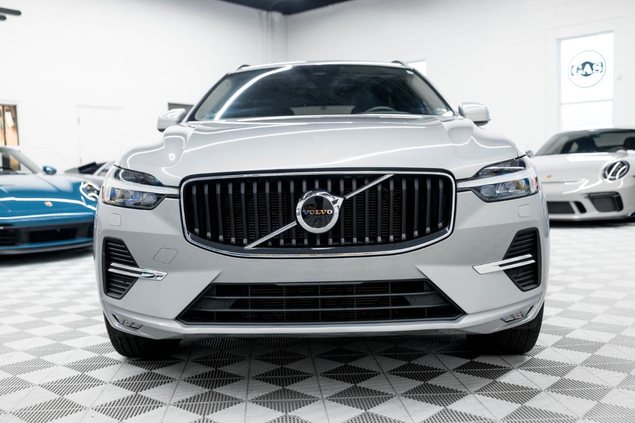 Used 2022 Volvo XC60 B5 Momentum w/ Climate Package FWD image 4