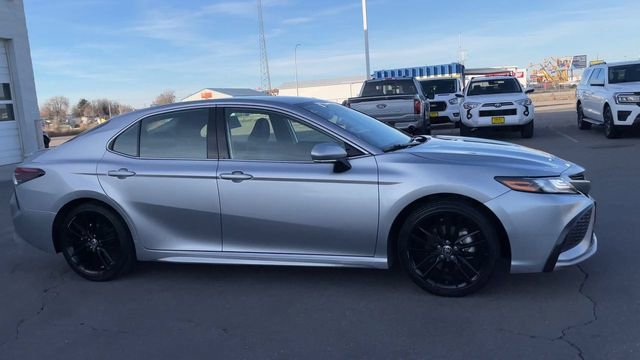 Used 2024 Toyota Camry XSE FWD image 3