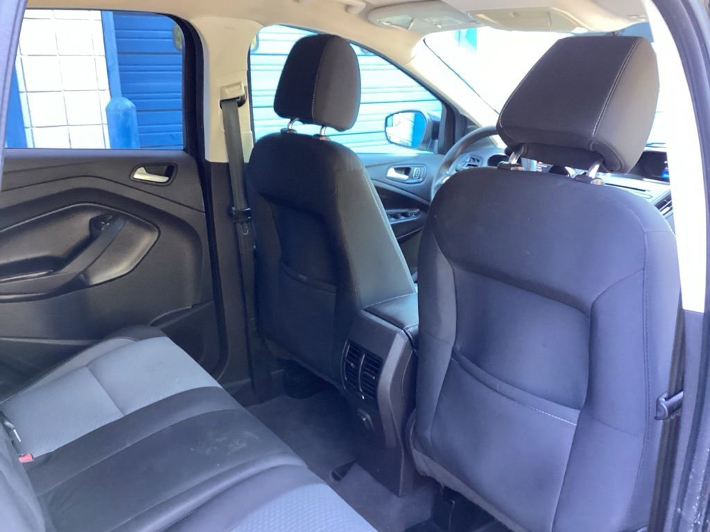 Used 2017 Ford Escape SE image 36