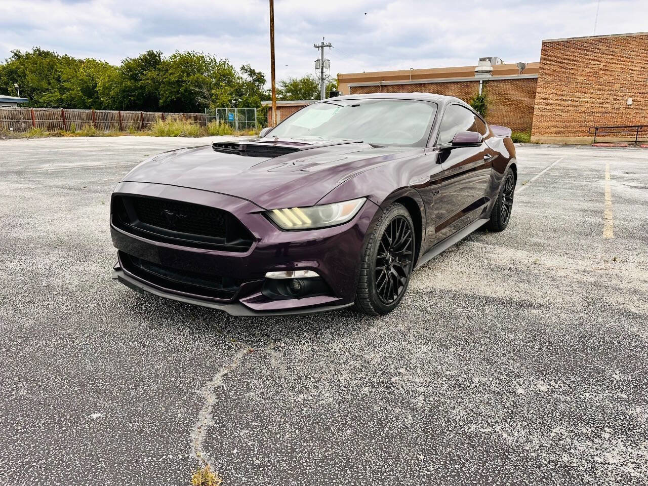 Used 2016 Ford Mustang GT Premium w/ Black Accent Package RWD image 3