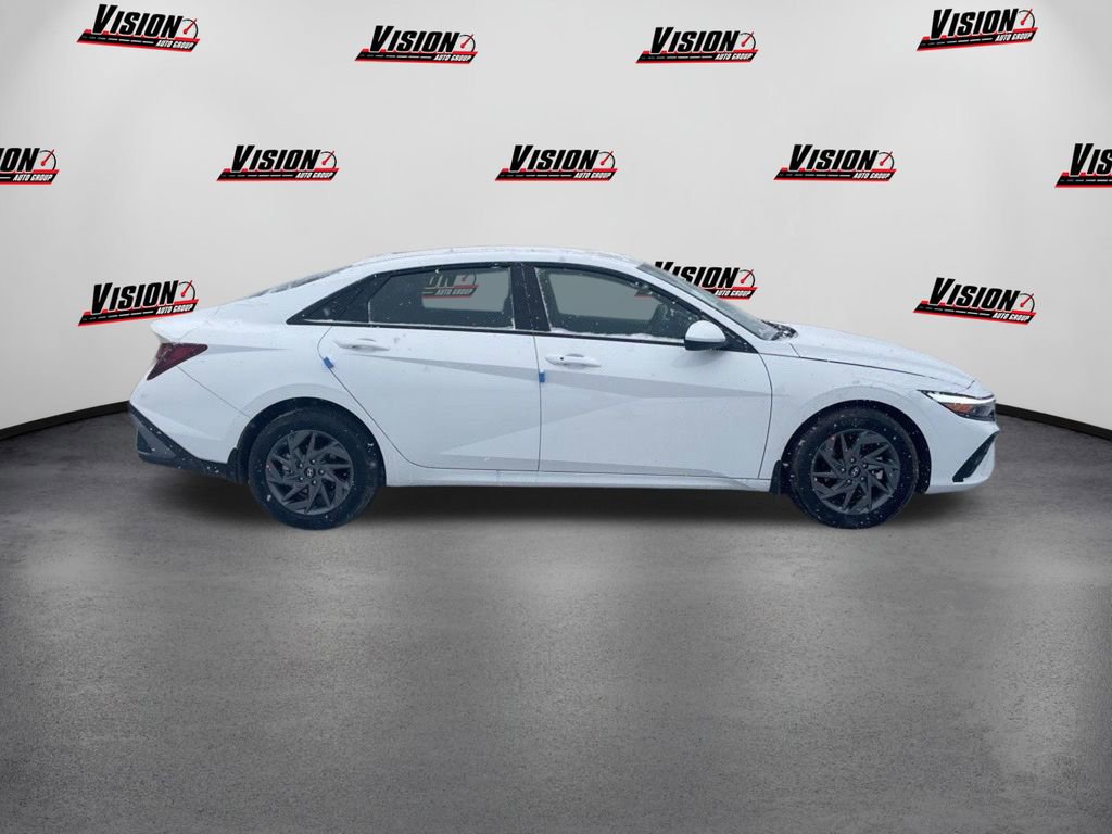 New 2024 Hyundai Elantra SEL w/ Convenience Package image 2