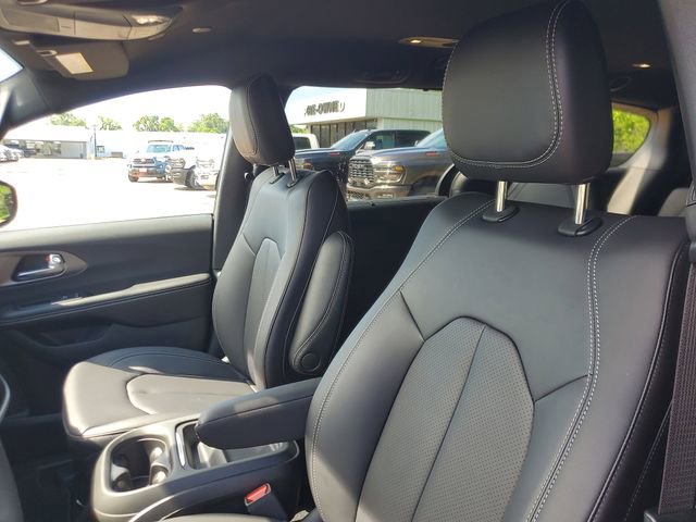 New 2027 Chrysler Pacifica Select FWD image 13