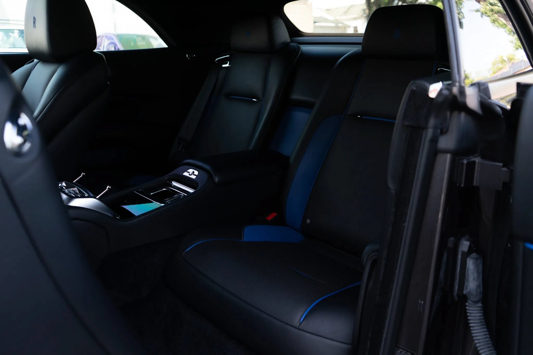 Used 2017 Rolls-Royce Dawn RWD image 71