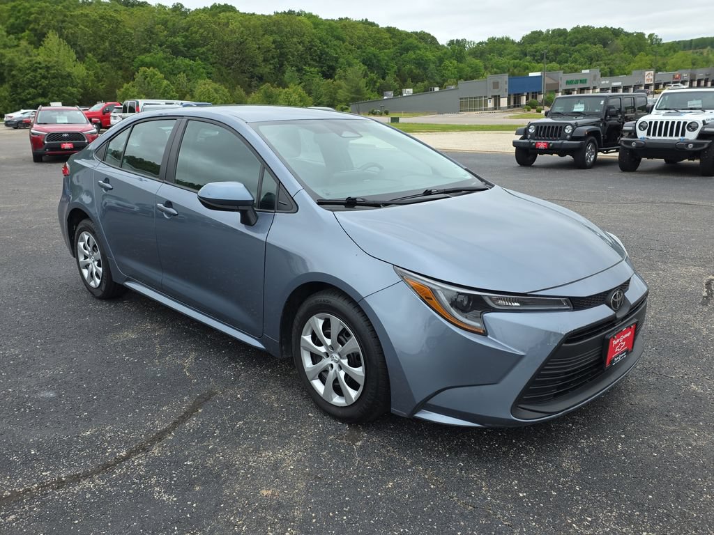 Used 2024 Toyota Corolla LE FWD image 2