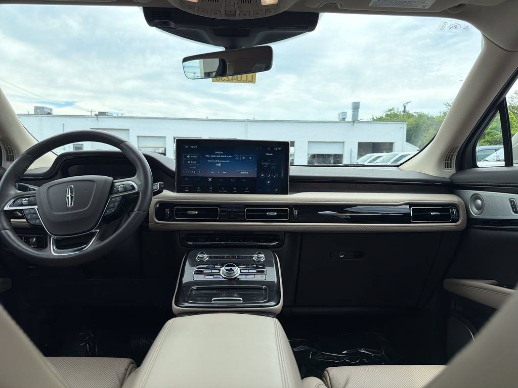 Certified 2023 Lincoln Nautilus Reserve w/ Equipment Group 202A AWD/4WD image 18
