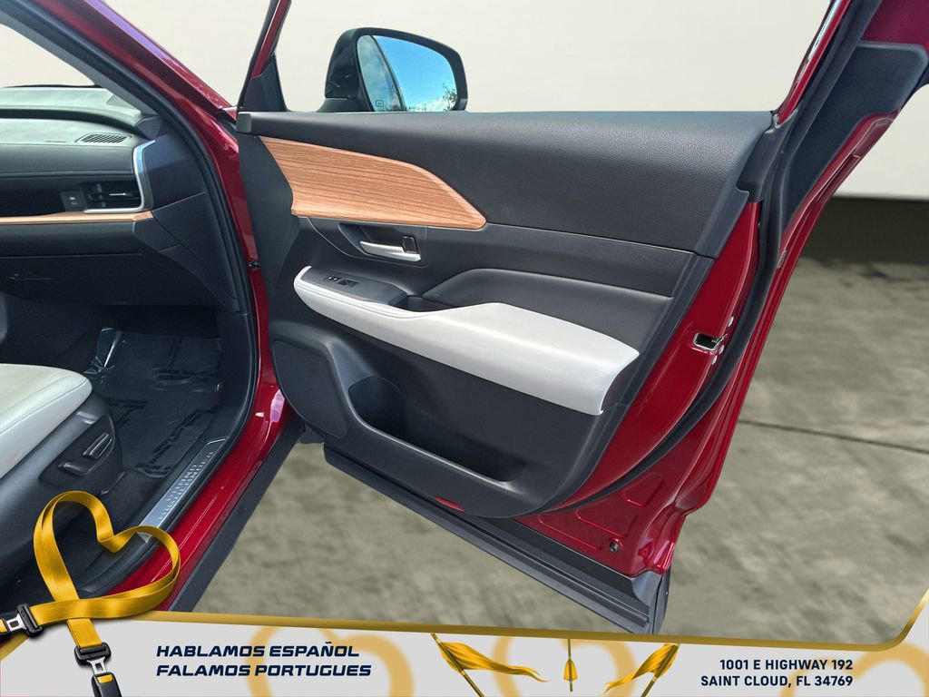 Used 2025 Toyota Grand Highlander AWD image 38